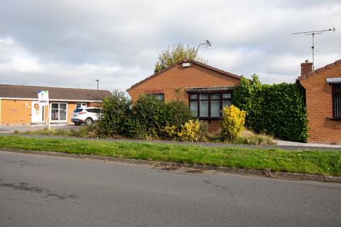 2 bedroom detached bungalow to rent, Hartland Avenue, Sothall, S20