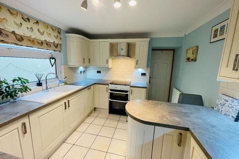 3 bedroom terraced house for sale, Grosvenor Road, Abertillery, Gwent. NP131PA.