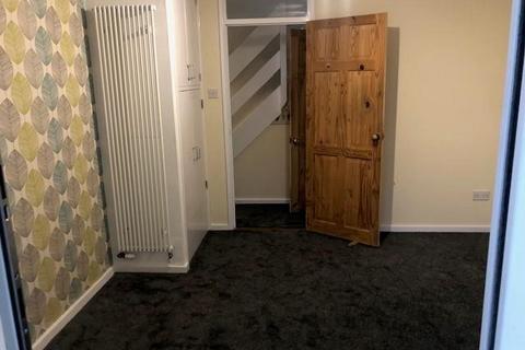 3 bedroom end of terrace house to rent, Weston Park View, Otley