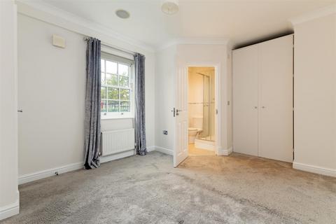 2 bedroom apartment to rent, High Road, Woodford Green