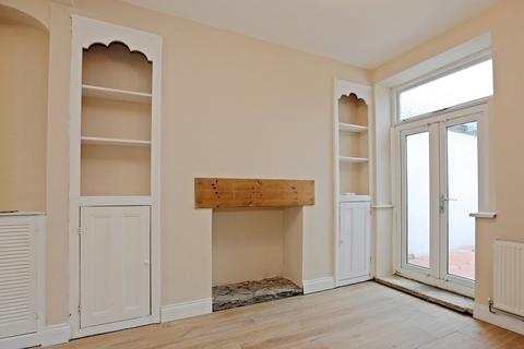 31 Collwyn Street, Tonyrefail, Porth, CF39 8BH