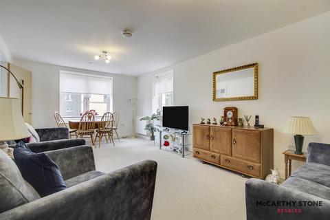 2 bedroom apartment for sale, Great North Road, Hatfield