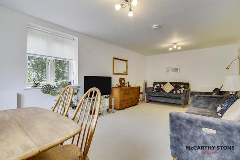 2 bedroom apartment for sale, Great North Road, Hatfield