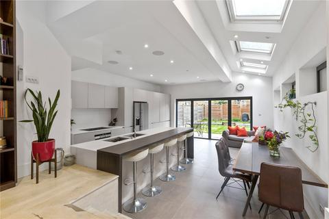 5 bedroom end of terrace house for sale, Romola Road, London, SE24