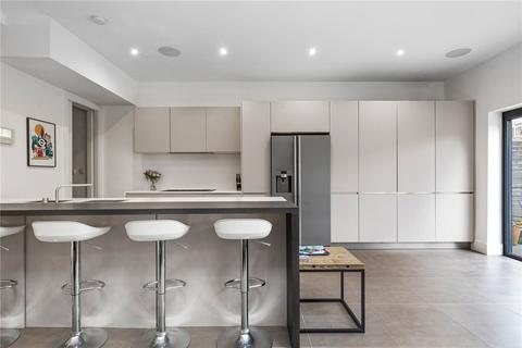 5 bedroom end of terrace house for sale, Romola Road, London, SE24