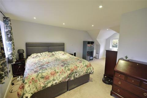 34 Wheelers Lane, Smallfield, Horley, RH6 9PT