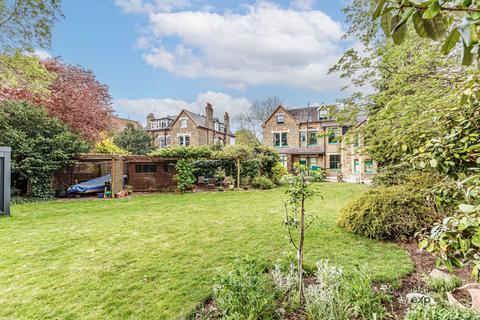 Flat 5, 49 Wickham Road, Beckenham, BR3 6QJ