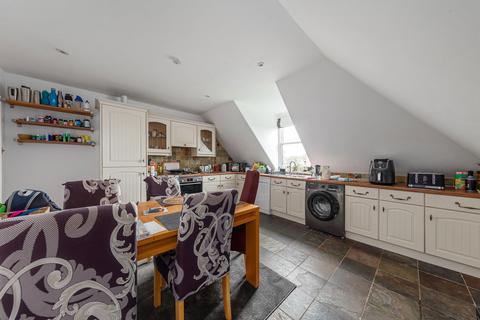 Flat 5, 49 Wickham Road, Beckenham, BR3 6QJ
