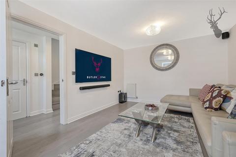 4 bedroom semi-detached house for sale, Brook Road, Buckhurst Hill IG9