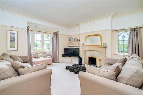 4 bedroom semi-detached house for sale, Larkfield Road, Rawdon, Leeds, West Yorkshire, LS19