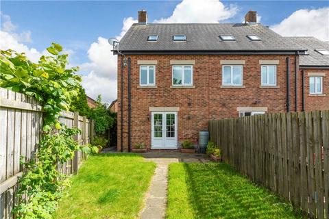 4 bedroom semi-detached house for sale, Alva Close, Guiseley, Leeds, West Yorkshire, LS20