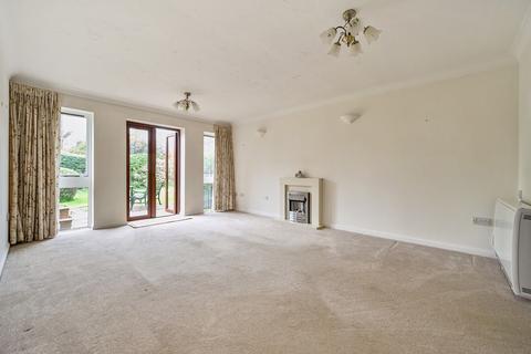 2 bedroom apartment for sale, Ashley Gardens, Shalford, Guildford, Surrey, GU4