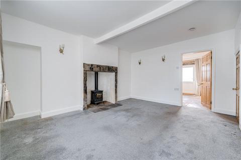 2 bedroom terraced house for sale, North Terrace, Yeadon, Leeds, West Yorkshire, LS19