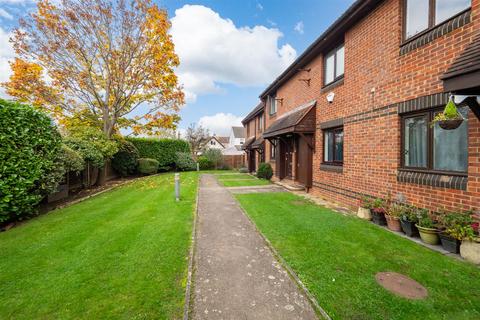 2 bedroom maisonette for sale, Ennerdale Close, Cheam, Sutton