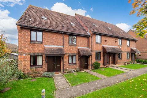 2 bedroom maisonette for sale, Ennerdale Close, Cheam, Sutton