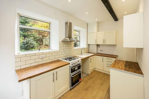 2 bedroom end of terrace house for sale, Oldham Road, Sowerby Bridge HX6