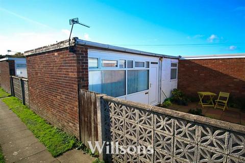 2 bedroom cottage for sale, St. Leonards Drive, Chapel St. Leonards, Skegness, Lincolnshire, PE24 5UZ