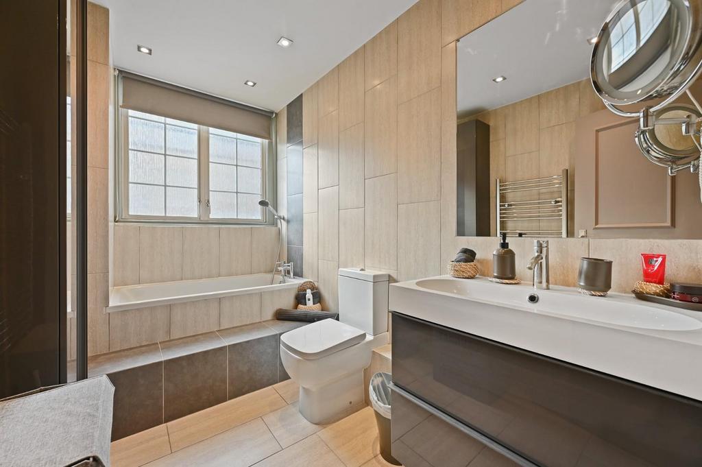 TEC   Flat 411, Marylebone Apartments   Bathroom3