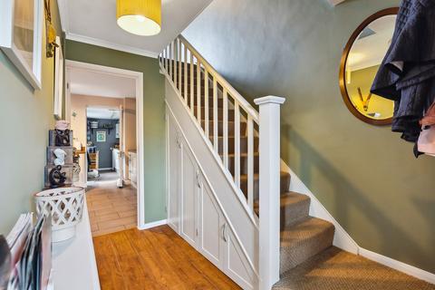 10 Lesters Road, Cookham, Maidenhead, SL6 9LS