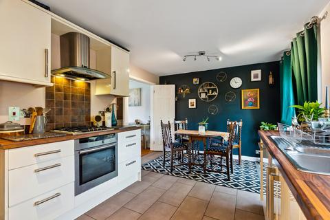 10 Lesters Road, Cookham, Maidenhead, SL6 9LS