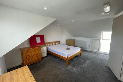 5 bedroom terraced house to rent, Quarrington Road, Bristol BS7