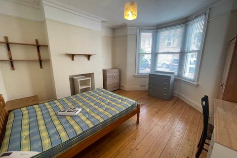 5 bedroom terraced house to rent, Quarrington Road, Bristol BS7