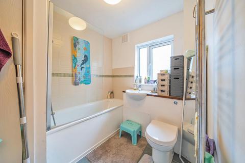 2 bedroom flat for sale, Limetree Walk, Tooting