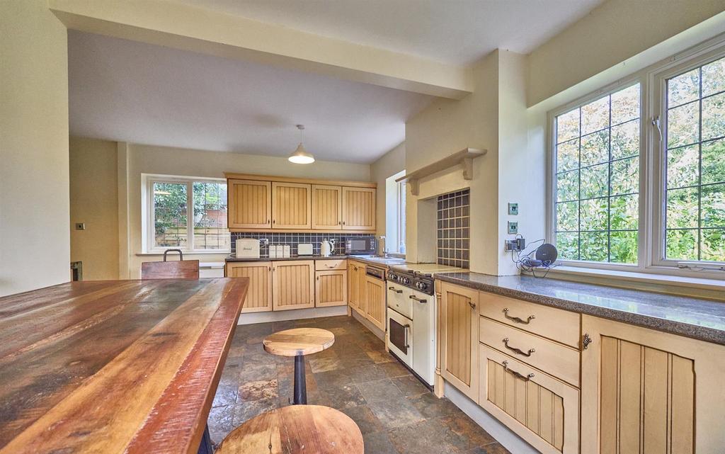 L shaped extended dining kitchen to rear