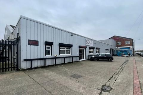 Industrial unit to rent, 101A West Dock Street, Hull, East Riding of Yorkshire, HU3 4HH