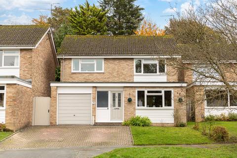 4 bedroom detached house for sale, Briarswood Close, Crawley RH10