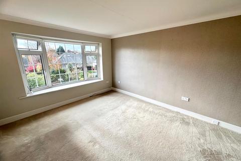 Studio to rent, Stafford Avenue, Skircoat Green, Halifax