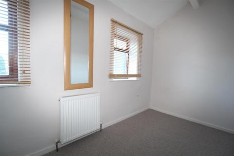 270 Cemetery Road, Bradford, BD7 2PY