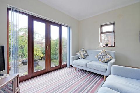 317 Derbyshire Lane, Sheffield, S8 8SG