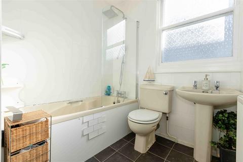 Studio for sale, Alexandra Road, Worthing