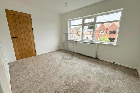 3 bedroom semi-detached house to rent, Wayside Drive, Oadby, Leicester