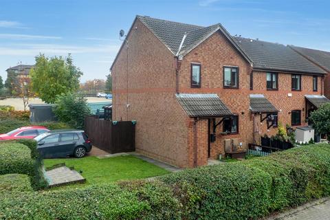 2 bedroom end of terrace house for sale, Malbons Court, Leadenhall, Milton Keynes