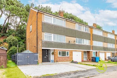 4 bedroom end of terrace house for sale, Dereham Way, Poole BH12