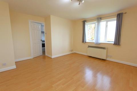 2 bedroom apartment to rent, Kirkland Drive, Enfield EN2