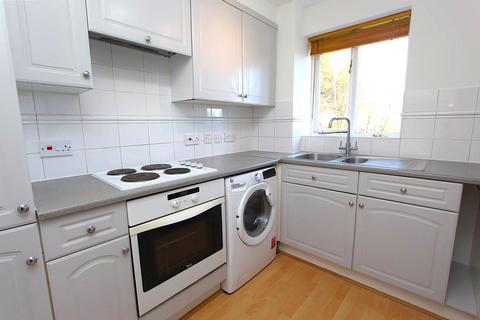 2 bedroom apartment to rent, Kirkland Drive, Enfield EN2