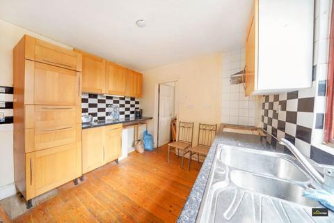 3 bedroom terraced house for sale, Little Ilford Lane, Manor Park, E12 5PW