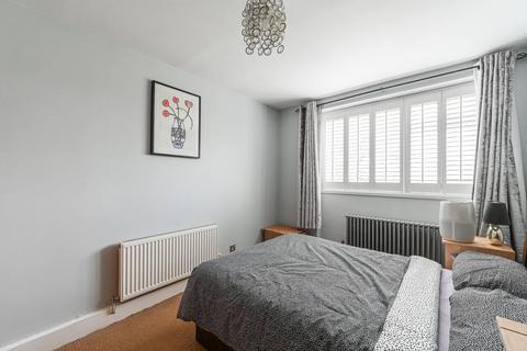 2 bedroom flat to rent, Kings Avenue, Clapham Park, London, SW4