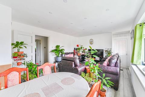 2 bedroom flat for sale, Pawsons Road, Croydon, CR0