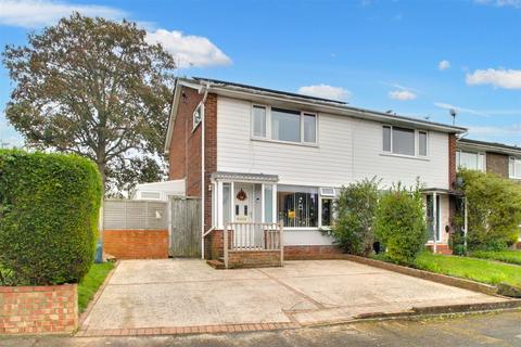 3 bedroom end of terrace house for sale, Abbotts View, Sompting