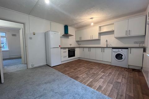 3 bedroom flat to rent, Norman Road, Winchester, SO23