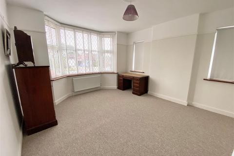 3 bedroom semi-detached bungalow to rent, Billy Lows Lane, Potters Bar EN6