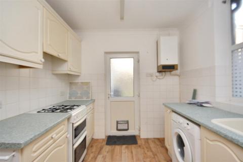 2 bedroom house to rent, Lower Road, Eastbourne