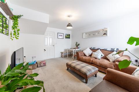 3 bedroom end of terrace house for sale, Willowbay Drive, Great Park, NE13