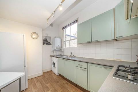 2 bedroom flat to rent, Dalberg Road, London SW2