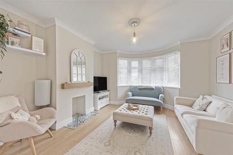 Betchworth Wrotham Road, Meopham, Gravesend, DA13 0JJ