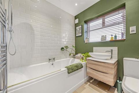 Betchworth Wrotham Road, Meopham, Gravesend, DA13 0JJ
